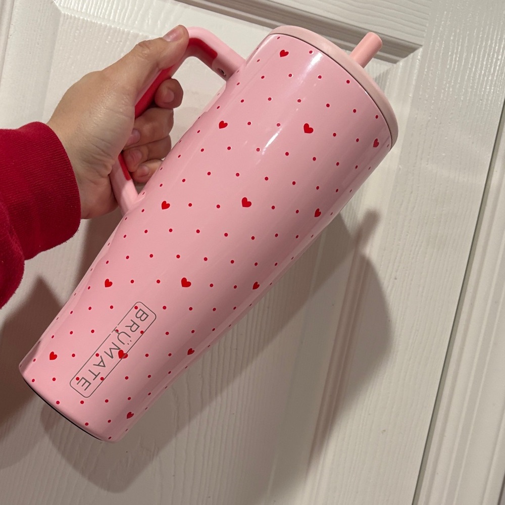 BrüMate Era 40 oz Red Hearts
